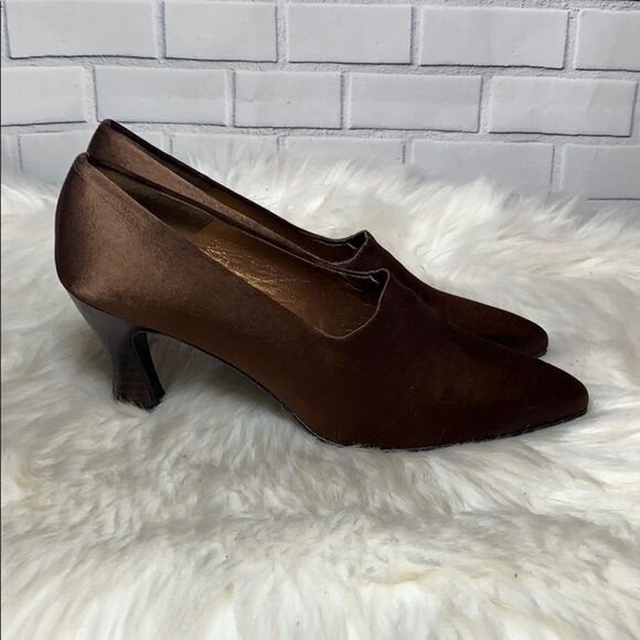 Stuart Weitzman/Neiman Marcus Satin Heels Size 7 - Picture 4 of 6